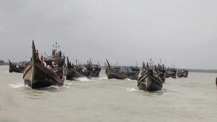 ৬৫ দিন পর নোঙর তুলছেন জেলেরা, বাধ সাধছে আবহাওয়া
