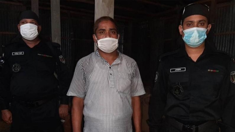ভিজিএফের ১৬২ বস্তা চাল এবং কাবিখার ৩৮২ বস্তা গম উদ্ধার
