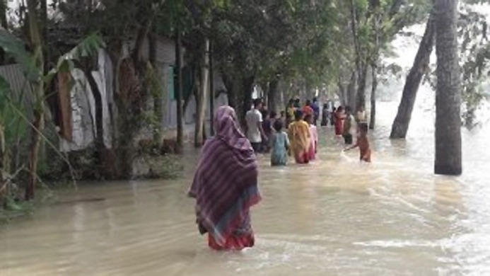 বন্যার পানিতে ডুবে জমজ দুই বোনের মৃত্যু