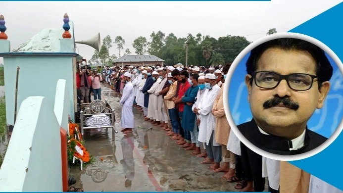 মায়ের কবরের পাশে চিরনিদ্রায় শায়িত হলেন ইসরাফিল আলম