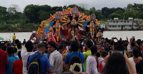 ময়মনসিংহে ভক্তদের কান্নায় ভাসিয়ে দেবী দুর্গার বিদায়