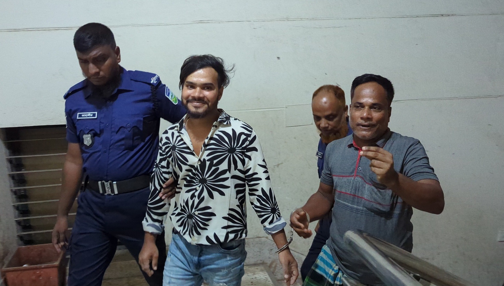 আল্লাহ তুই দেখিস – গ্রেপ্তার দুই আসামী রিমান্ডে