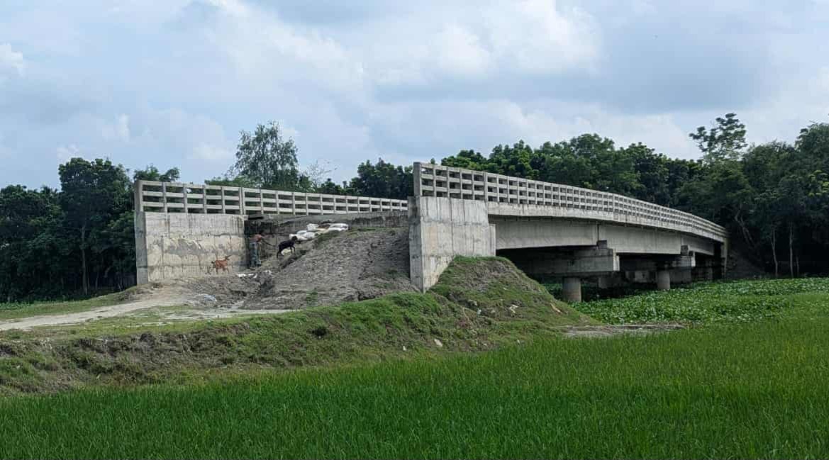 ভুমি অধিগ্রহণ জটিলতায় অকেজো ৯ কোটির সেতু