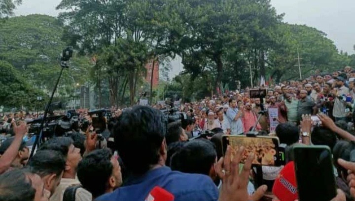 লং মার্চ স্থগিত; নতুন ২ কর্মসূচি আন্দোলনরত শিক্ষকদের