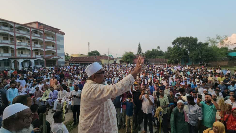 জামায়াতের আঙ্গুল বাকা করে ঘি খাওয়া জনগণ ১৯৭১ সালেই দেখেছে, প্রিন্স