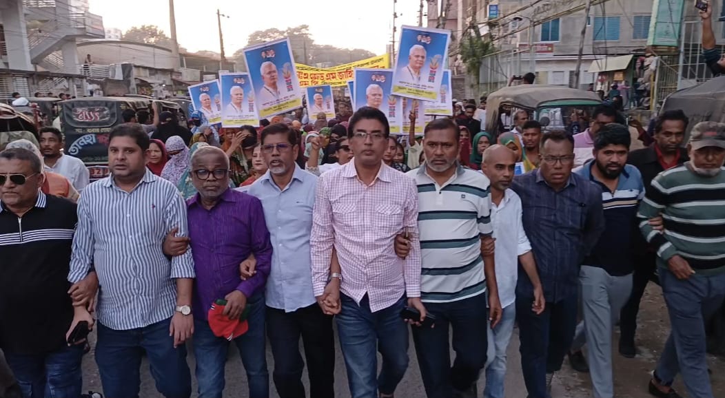 শেখ হাসিনার ফাঁসির রায়কে স্বাগত জানিয়ে ময়মনসিংহে আনন্দ মিছিল