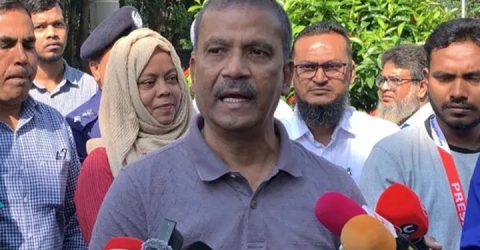 নির্বাচন বিষয়ে প্রশ্নের জবাব দিলেন না উপদেষ্টা